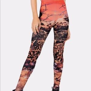 NWOT Turn Back Time Leggings. Labyrinth Blackmilk.